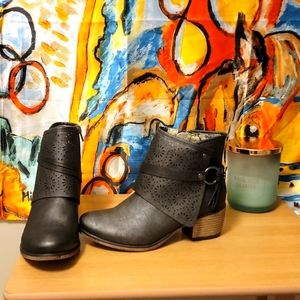 Women's ankle boots